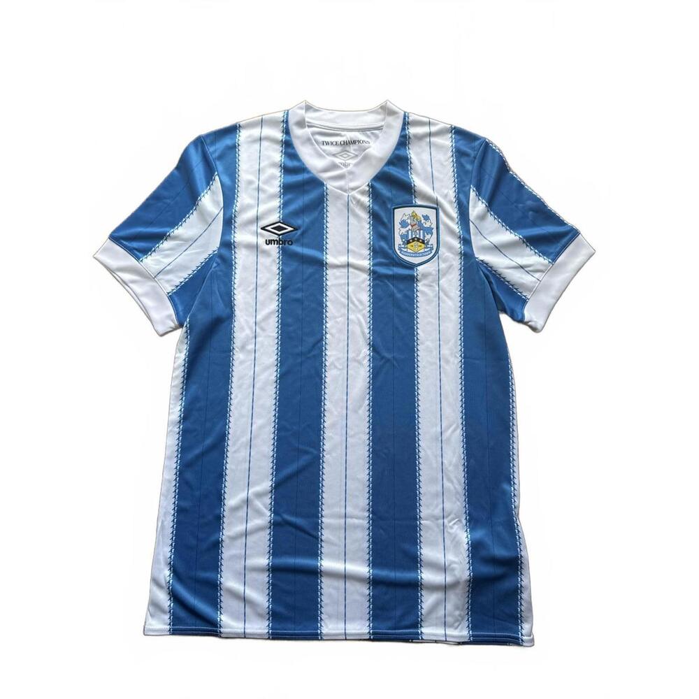 Huddersfield Town Men's Football Jersey by Umbro NWT Men’s Medium - Picture 1 of 6
